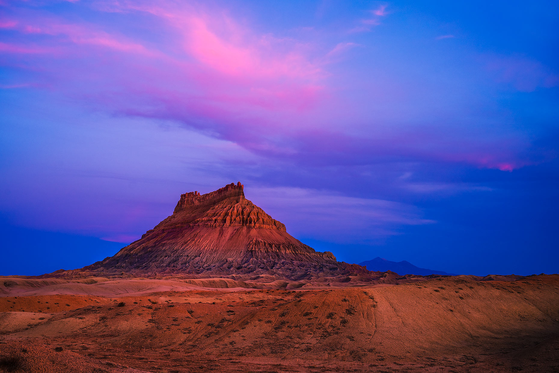 Sunset-at-Factory-Butte